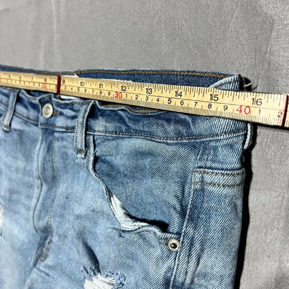 Kensie Jeans Vintage Luxe High Rise Distressed Denim Shorts Light Wash 32 Waist